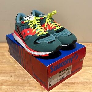 Suacony Azura, never been worn, original box